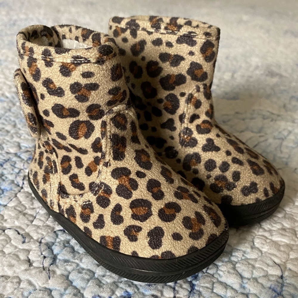 Baby Girl 🐆 faux Leopard Boots